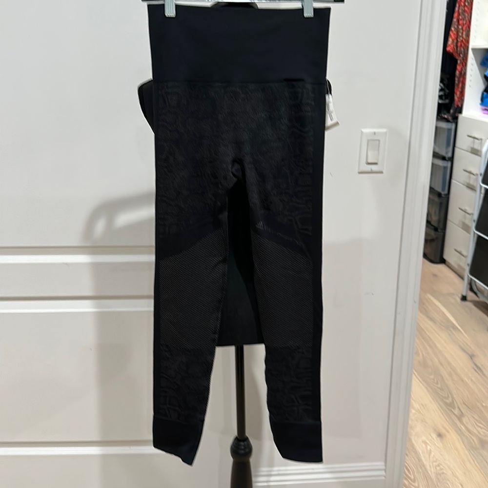Adidas by Stella McCarney Black tight leggings NEW with tags Size Medium